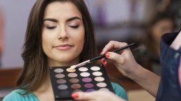 How-Long-Does-it-Take-to-Become-a-Makeup-Artist-1