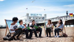 tn_students-on-brighton-pier