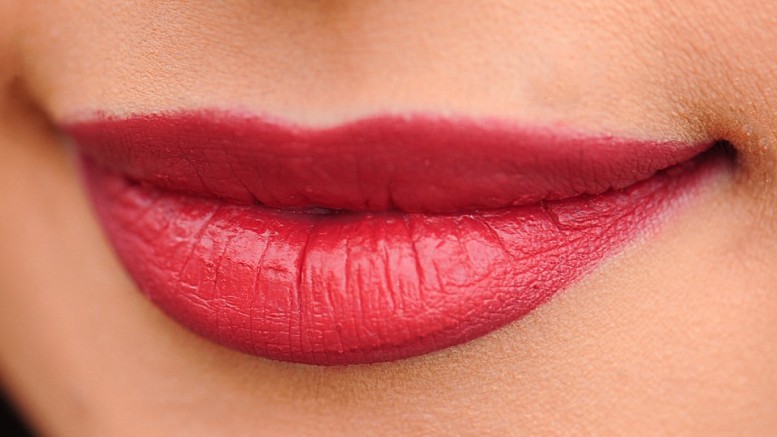 lips-1690875_960_720