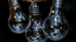 lightbulb-g365ebe816_640