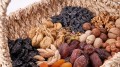 nuts-4692360_640