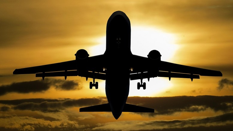 aircraft-1362586_1280
